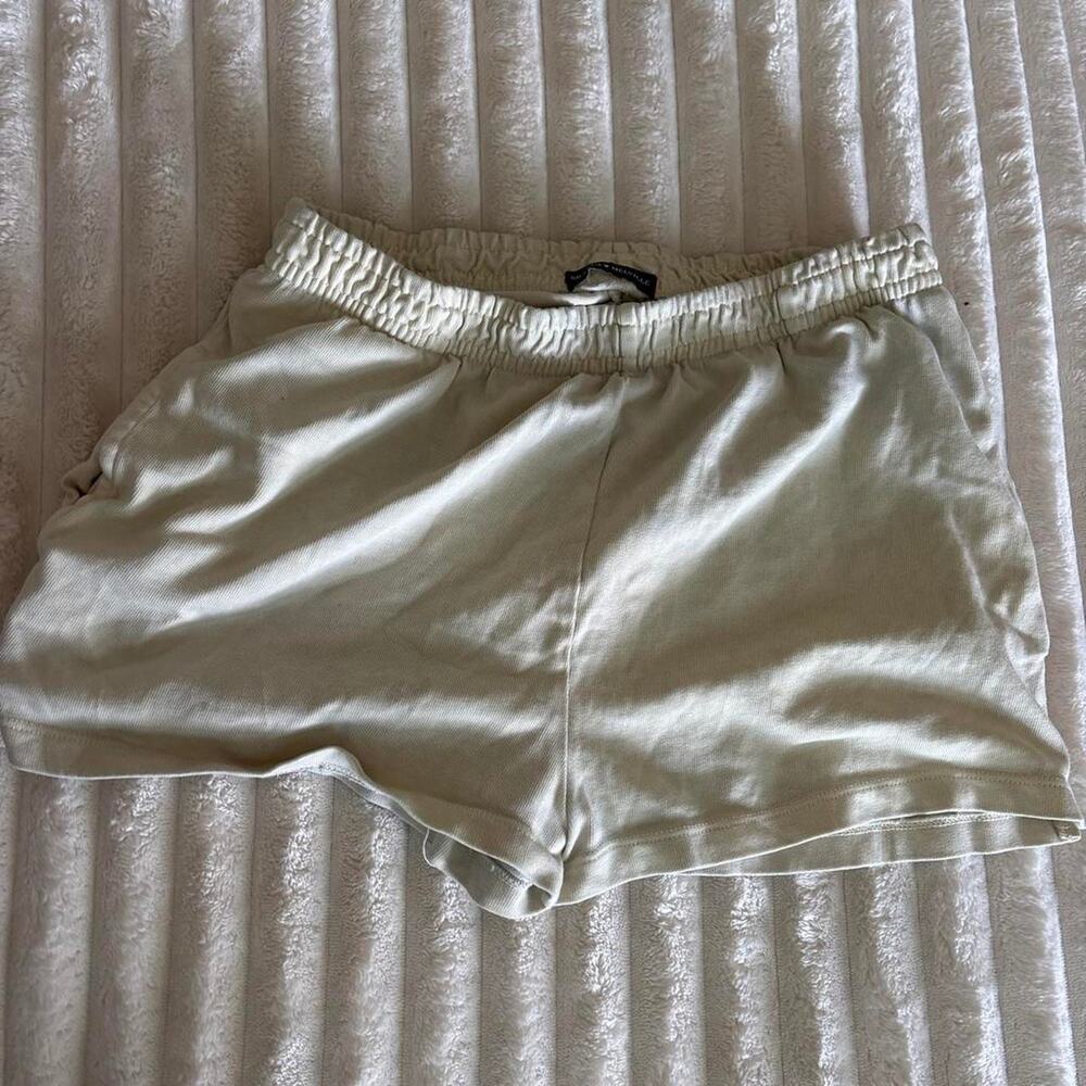 Brandy melville cream shorts small